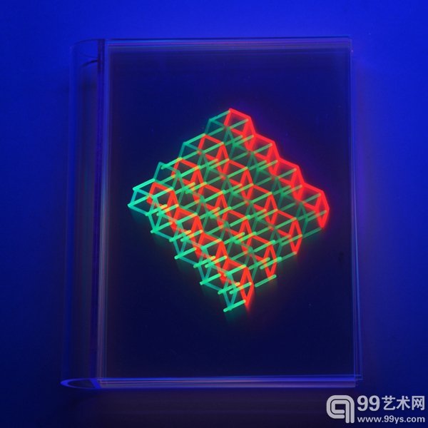 26 平面设计《平面的跨界》邬羽乔