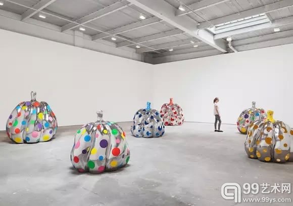 日本传奇艺术家草间弥生作品