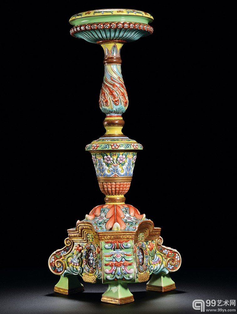 LOT6330 清雍正 洋彩浮雕巴洛克式花卉螭龙纹花台 RMB 16,675,000