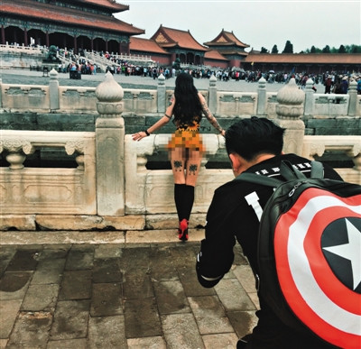 网友“WANIMAL”在微博上发布图片，称“踩点完毕，我在故宮博物院”。