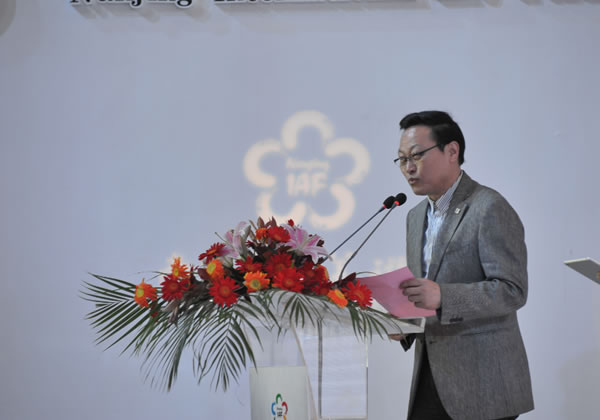 江苏省中国画学会会长、中国美术家协会中国画艺术委员会副主任、南京国际美术展艺术评审委员会执行主席高云介绍美展评选和获奖情况