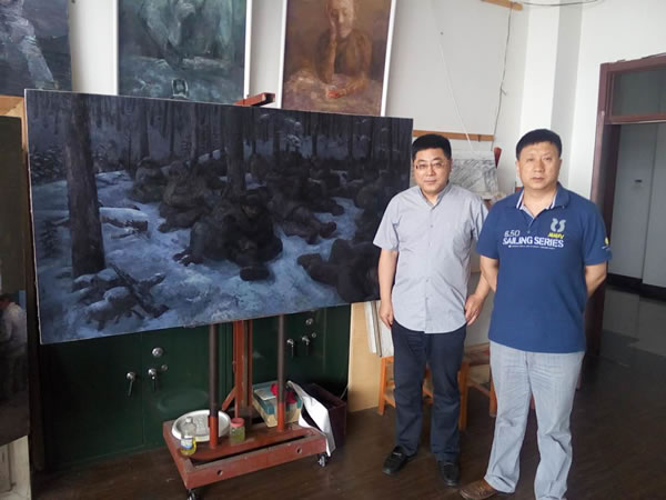 组委会工作人员参观长春大学美术学院张红燕院长的画室