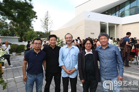 批评家黄笃、中国美术馆副馆长张子康、中央美院教授吕胜中、著名艺术家丁乙与谭平