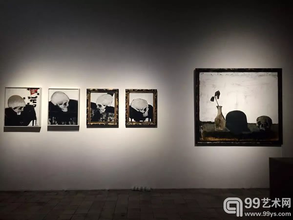 马库斯•吕佩尔茨个展展览现场