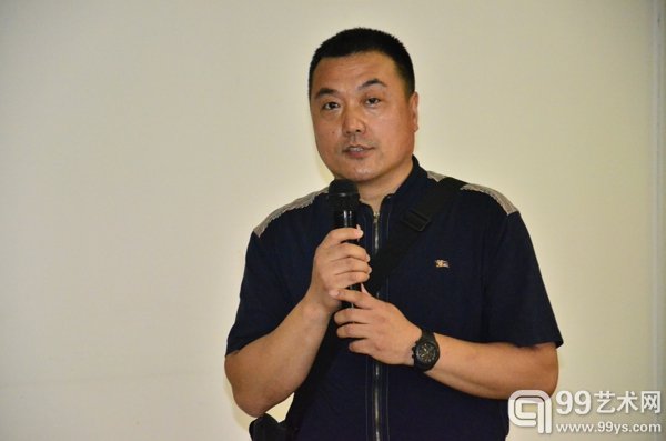 天津美术学院版画系系主任郭鉴文