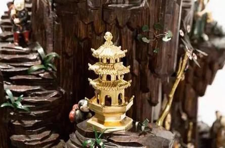 清乾隆蓬莱八仙八宝转亭珐琅音乐钟 局部