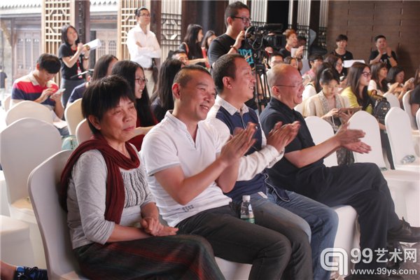 新闻发布会现场