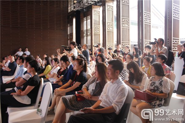 新闻发布会现场