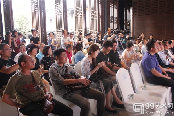 新闻发布会现场