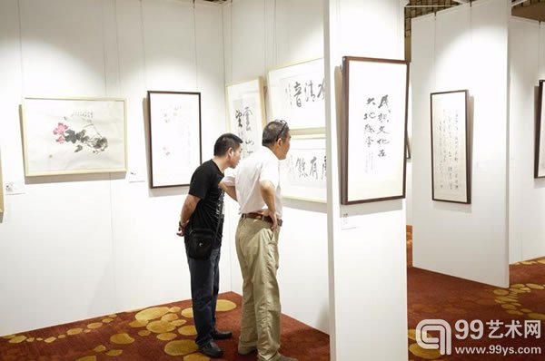 著名藏家、鉴赏家张奇先生莅临预展现场