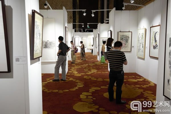 南京首拍预展现场观者云集
