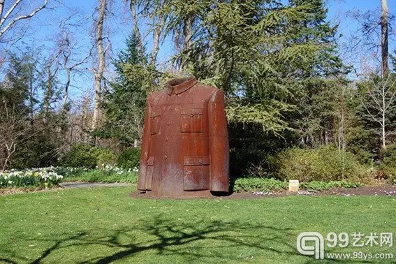 隋建国作品《衣钵》在纽约长岛LongHouse Reserve花园展出