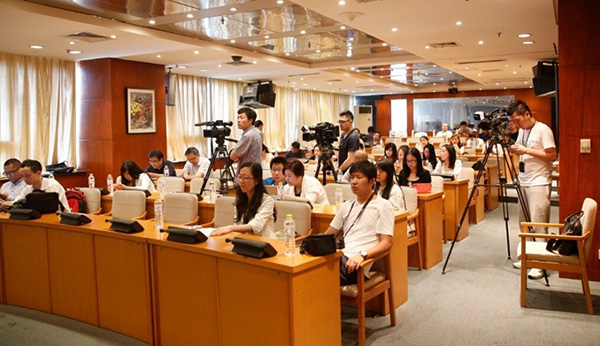 近六十家媒体在新闻发布会现场进行报道