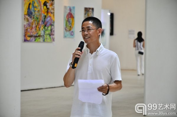 策展人、北京当代艺术馆执行馆长粟多壮