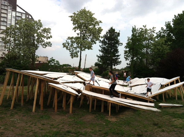 Agnes Denes 《活金字塔》（“Living Pyramid”） 2015年