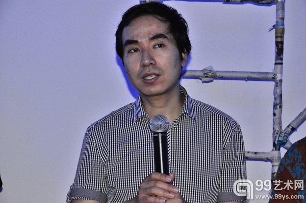 表演艺术家邓菡彬