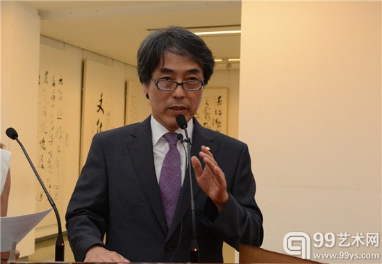（社）韩国书家协会理事长朴良在致辞