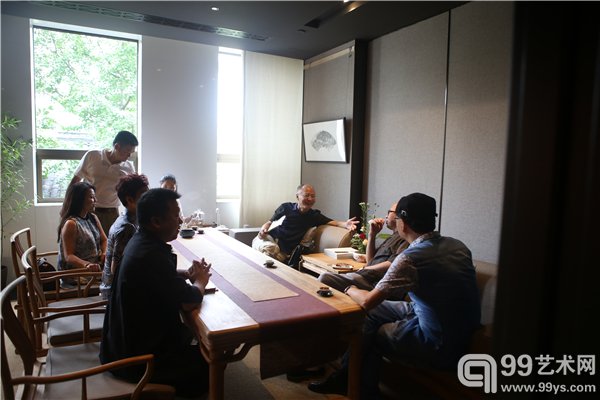 彭长征《芙蓉忆》新书发布会暨《雄起》系列新常态画展现场