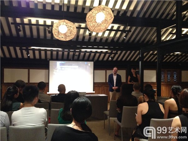 博舍总经理柏熙明(Mark Passmore)介绍酒店