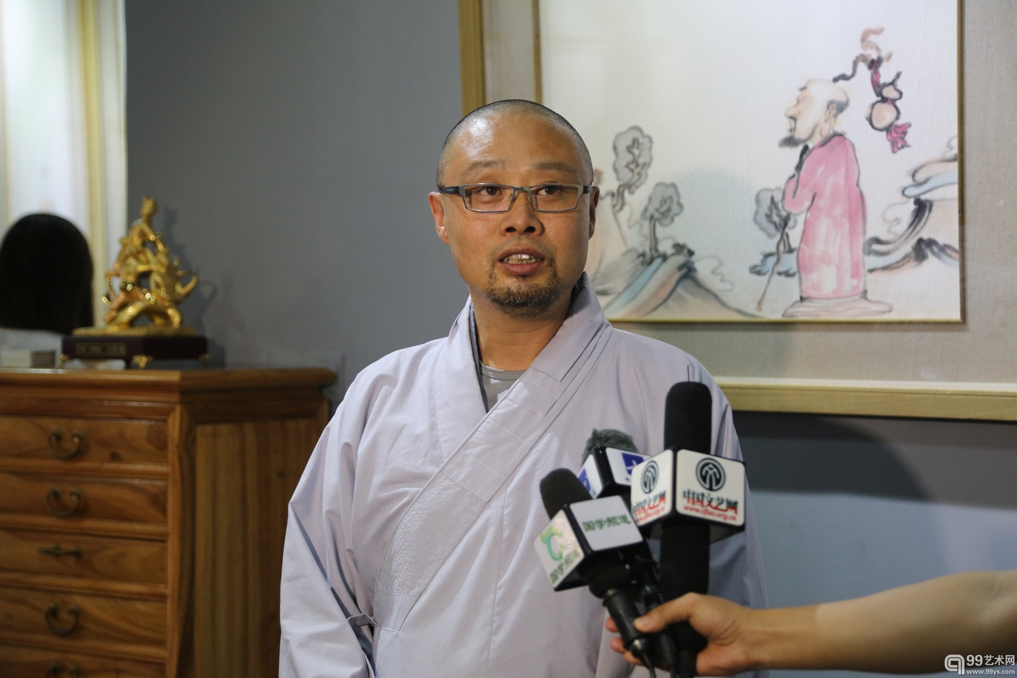 演旭老师接受采访