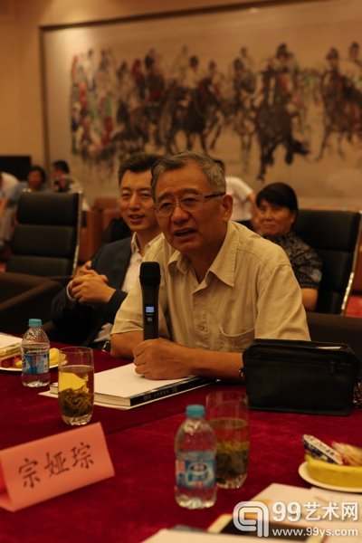 中国人民大学教授、博士生导师、著名美术理论家陈传席先生在研讨会上讲话