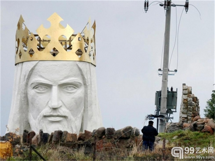 波兰耶稣雕像】希维博津是波兰的一个只有2万人口的小城镇,却因为拥有世界最大耶稣雕像而闻名。整个雕像的高度为51米,2010年竣工后,成为世界上最大的耶稣像。