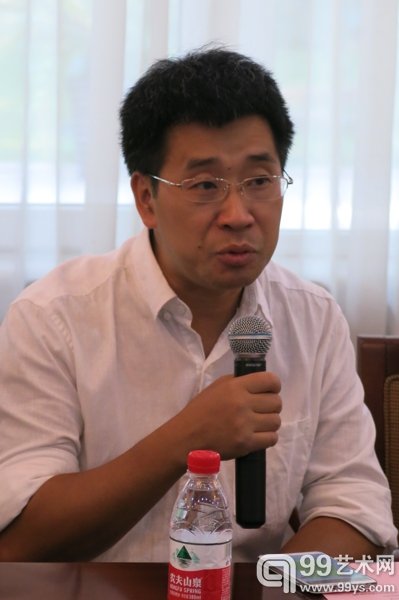 策展人余根晖发言