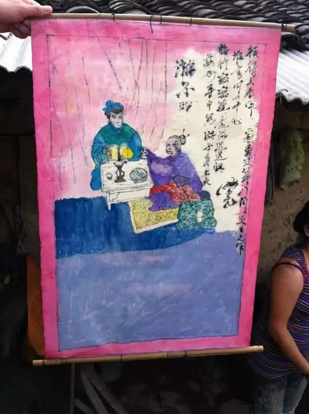 两根竹节，一块白布，隐约可见的蓝线，共同构成了朴素的画面。