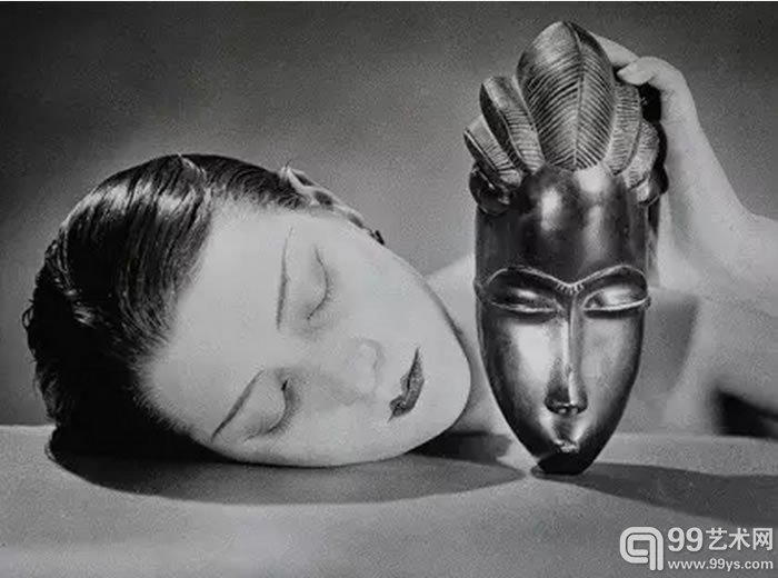 曼·雷 Man Ray  Noire et Blanche  1926 年摄