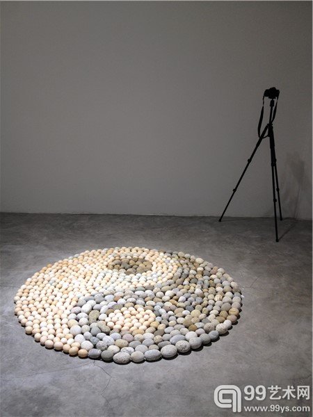 刘磊作品《石头蛋》
