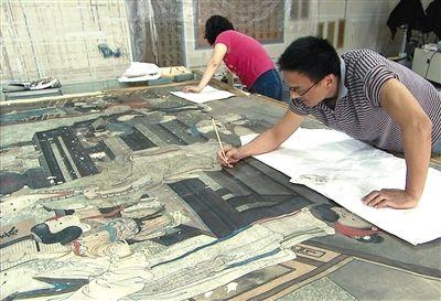 故宫的“古书画装裱修复技术”被列为“国家级非物质文化遗产”
