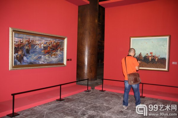 “历史的温度：中央美术学院与中国具象油画”展览现场