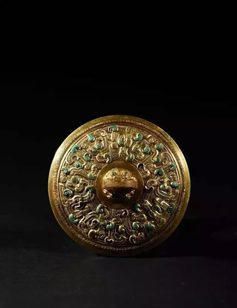 战国 金质螭龙纹嵌琉璃阳燧 6.5 cm diam