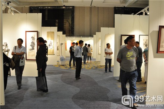 保利山东第二届艺术品拍卖会预展现场