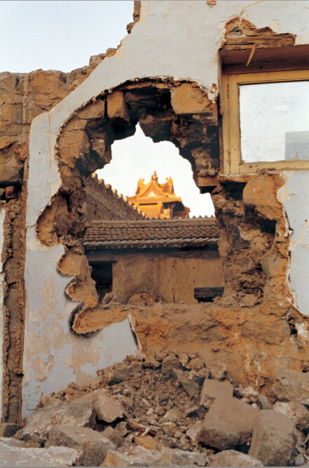 《对话与拆 1998125 A》Dialogue and Demolition 1998125 A 张大力 Zhang Dali  100X150cm 1998年