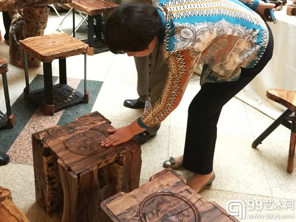 艺术集市的“古早木语福兽方凳”倍受青睐