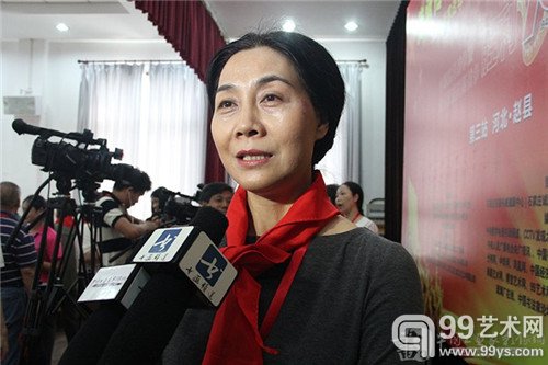 肖映梅接受采访