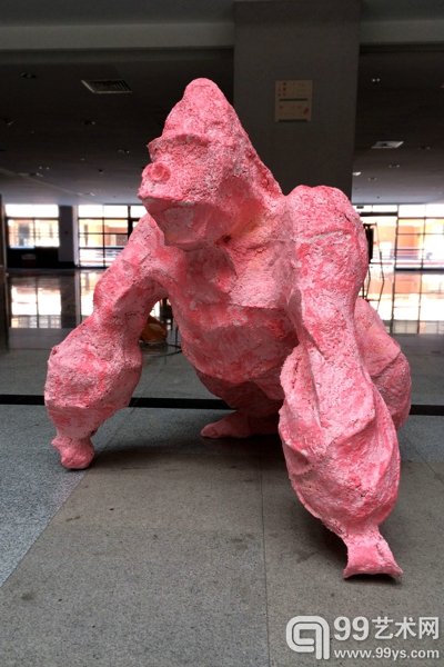作品名称:《拔去皮毛的“人》杨云杰,材质:综合材料,尺寸:121×112×135,2014