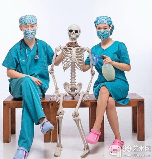 医学院麻醉医生拍超酷炫情侣写真