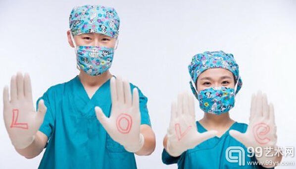 医学院麻醉医生拍超酷炫情侣写真