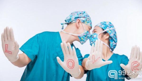 医学院麻醉医生拍超酷炫情侣写真