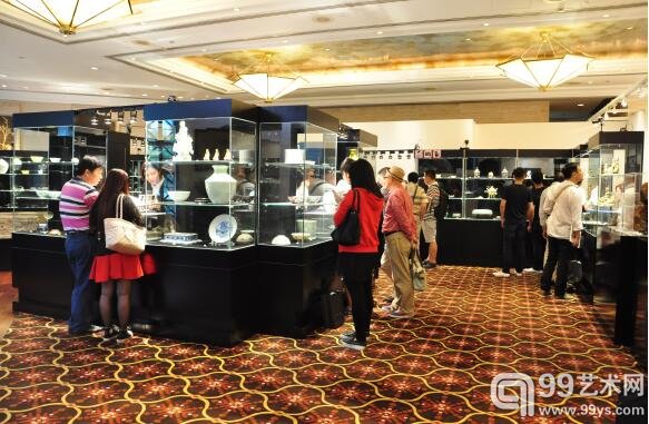 中国嘉德（香港）2015秋拍预展现场-瓷器工艺品版块