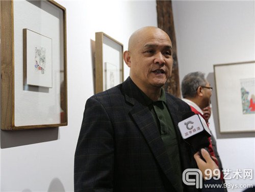 参展艺术家史国良接受采访