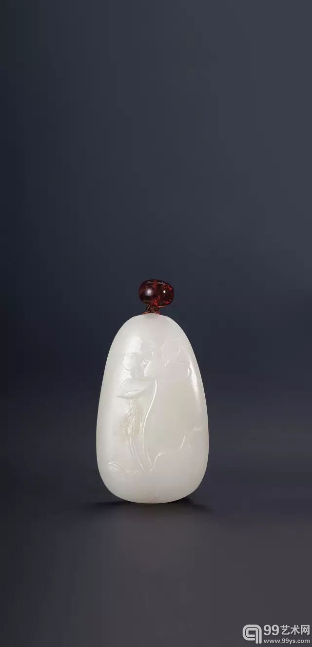 吴灶发 白玉雕荷花佩 新疆和田籽玉 5.25 × 3.15 × 1.25 cm 35 g 无底价