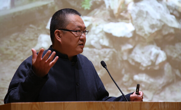 普利兹克建筑奖得主、中国美术学院建筑艺术学院院长王澍发表演讲