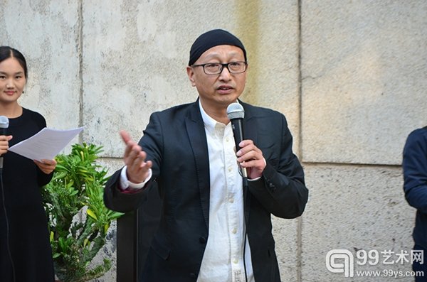 策展人之一冯博一现场致辞