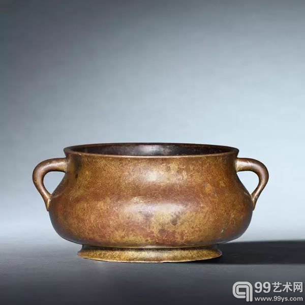 明中期 蚰龙耳簋式炉 双龙抱“大明宣德年制“楷书款 口径13.7厘米,高8.2厘米 重1394克