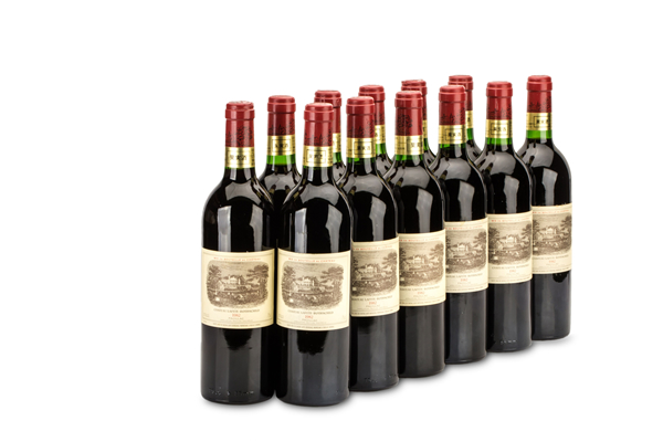 LOT 5016. Chateau Lafite Rothschild Pauillac 1er Cru Classe, 1982 拉菲波亚克一级酒庄 估价：HK$230,000 – HK$350,000