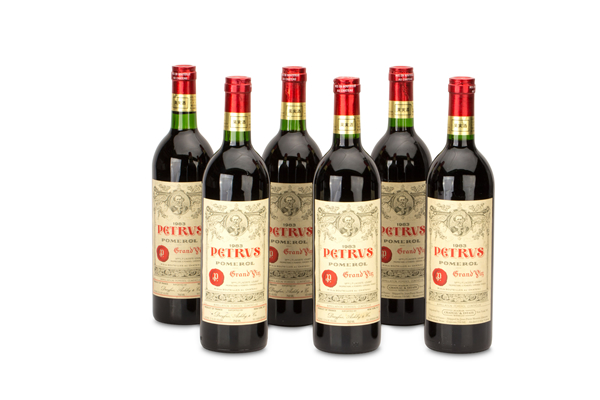 LOT 5018. Petrus, Pomerol, 1983 柏图斯酒庄宝物隆 估价：HK$60,000 – HK$90,000