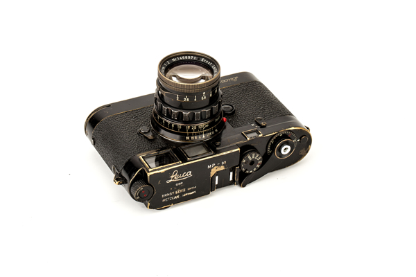 LOT 6024. Leica MP Black Paint, #MP-90, 1956-1957 徕卡 MP 黑漆相机 估价：HK$2,000,000 – HK$3,000,000